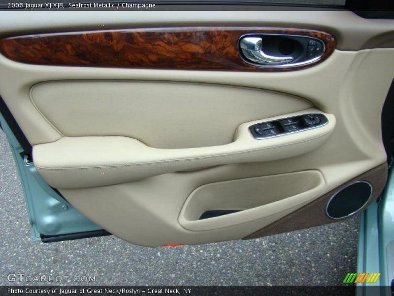 Seafrost Metallic / Champagne 2006 Jaguar XJ XJ8