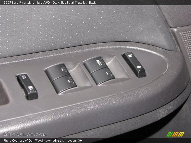 Dark Blue Pearl Metallic / Black 2005 Ford Freestyle Limited AWD