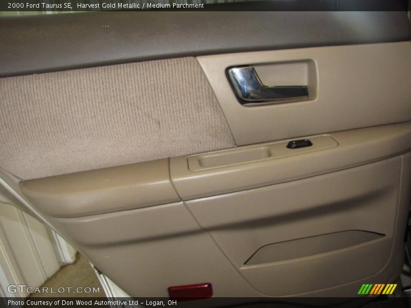 Harvest Gold Metallic / Medium Parchment 2000 Ford Taurus SE