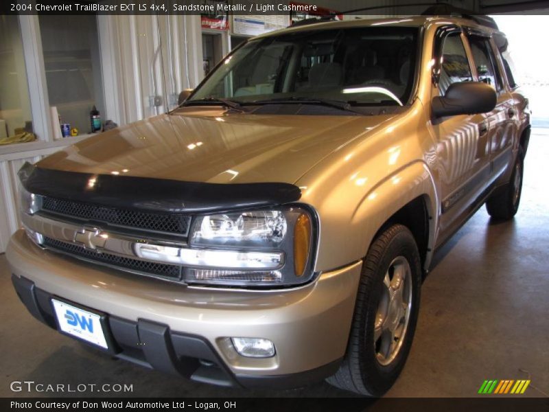 Sandstone Metallic / Light Cashmere 2004 Chevrolet TrailBlazer EXT LS 4x4