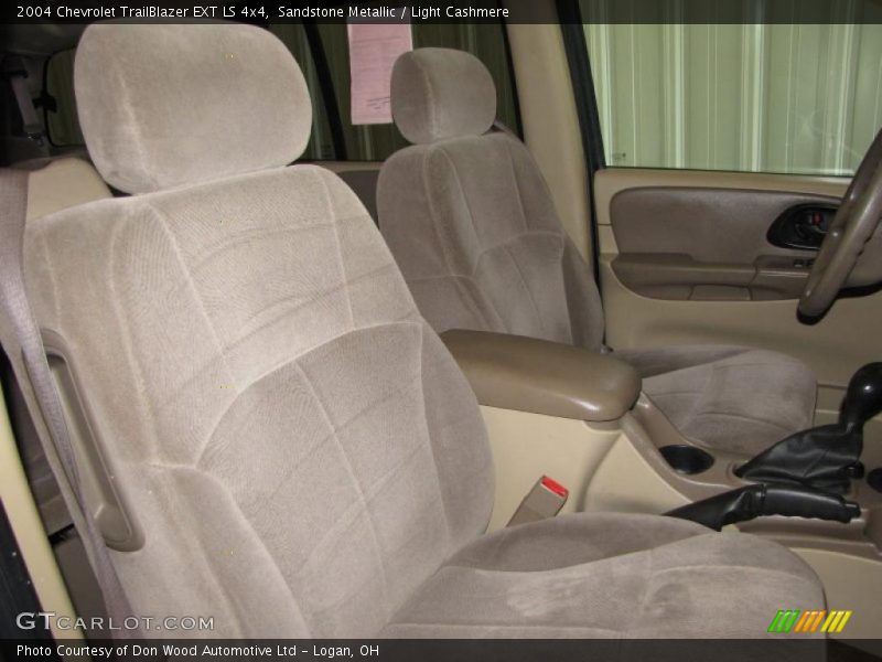 Sandstone Metallic / Light Cashmere 2004 Chevrolet TrailBlazer EXT LS 4x4