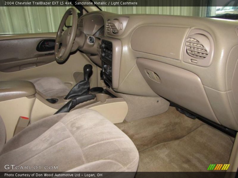 Sandstone Metallic / Light Cashmere 2004 Chevrolet TrailBlazer EXT LS 4x4