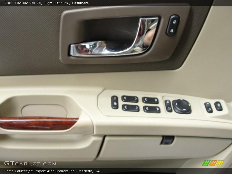 Light Platinum / Cashmere 2006 Cadillac SRX V8