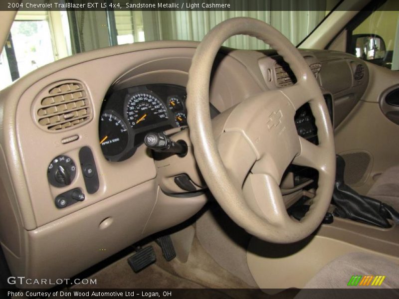 Sandstone Metallic / Light Cashmere 2004 Chevrolet TrailBlazer EXT LS 4x4