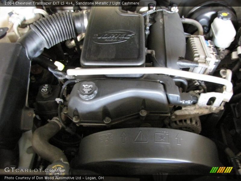 Sandstone Metallic / Light Cashmere 2004 Chevrolet TrailBlazer EXT LS 4x4