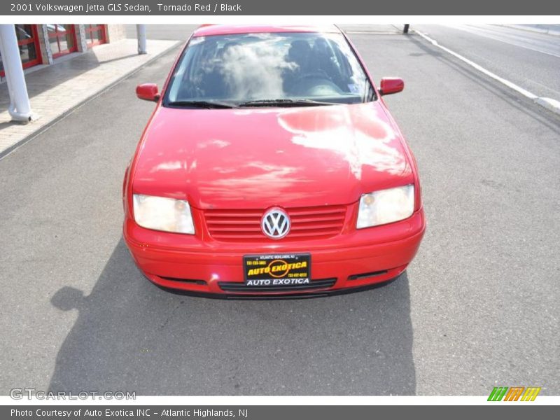 Tornado Red / Black 2001 Volkswagen Jetta GLS Sedan