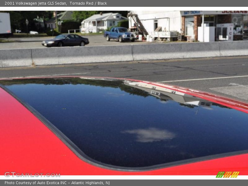 Tornado Red / Black 2001 Volkswagen Jetta GLS Sedan
