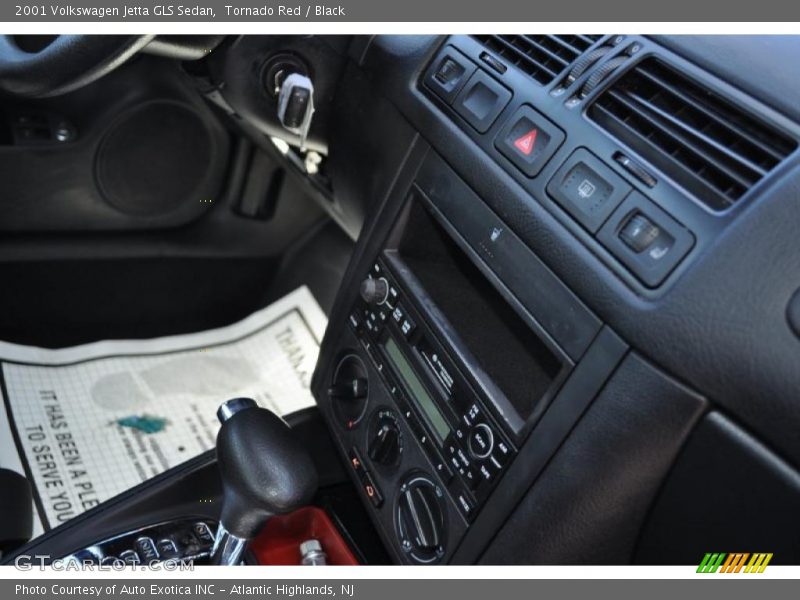 Tornado Red / Black 2001 Volkswagen Jetta GLS Sedan