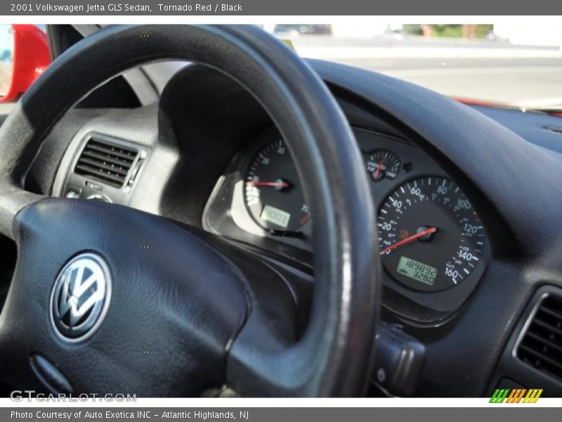 Tornado Red / Black 2001 Volkswagen Jetta GLS Sedan