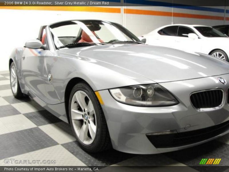 Silver Grey Metallic / Dream Red 2006 BMW Z4 3.0i Roadster