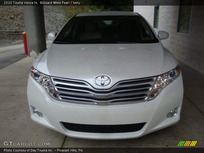 Blizzard White Pearl / Ivory 2010 Toyota Venza I4