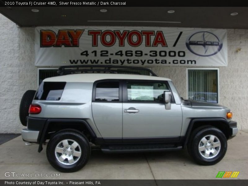 Silver Fresco Metallic / Dark Charcoal 2010 Toyota FJ Cruiser 4WD