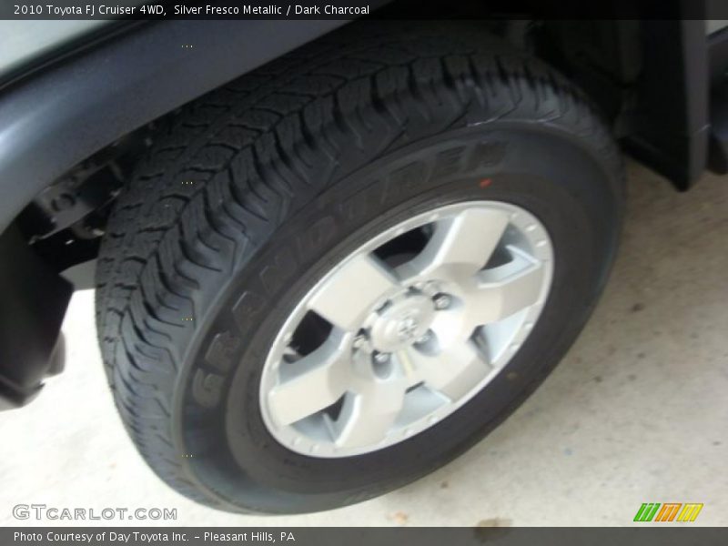 Silver Fresco Metallic / Dark Charcoal 2010 Toyota FJ Cruiser 4WD