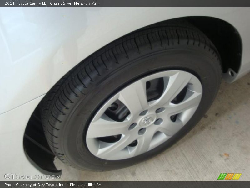 Classic Silver Metallic / Ash 2011 Toyota Camry LE