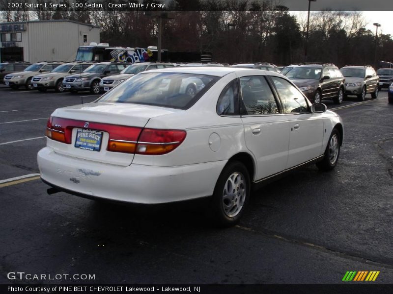 Cream White / Gray 2002 Saturn L Series L200 Sedan