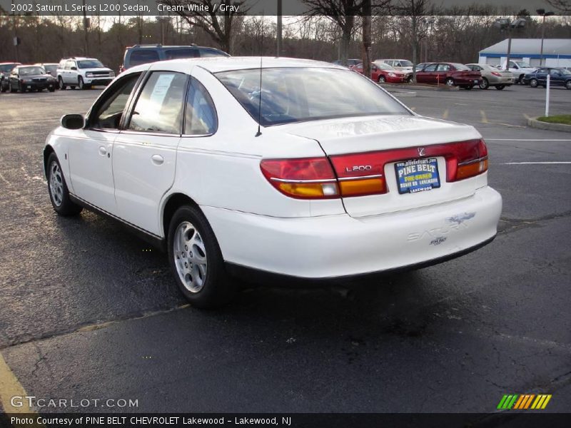 Cream White / Gray 2002 Saturn L Series L200 Sedan