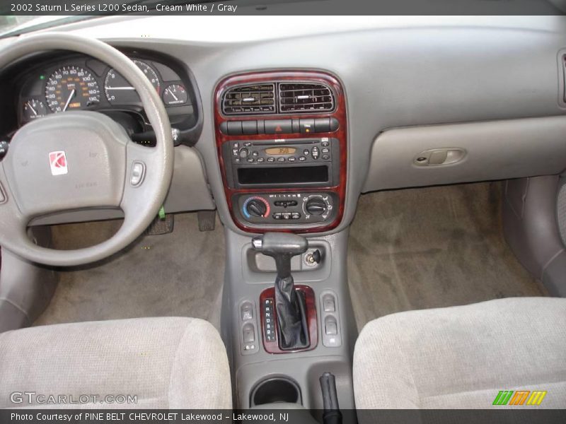 Cream White / Gray 2002 Saturn L Series L200 Sedan