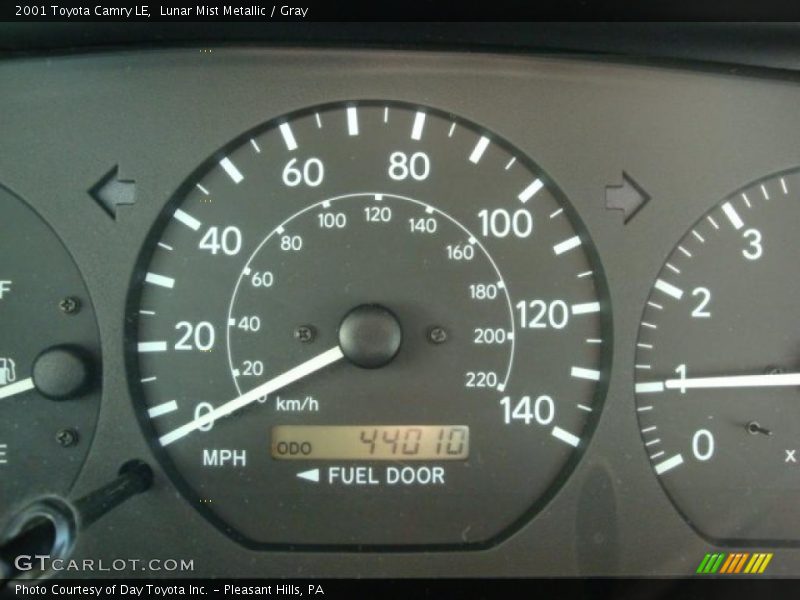 Lunar Mist Metallic / Gray 2001 Toyota Camry LE
