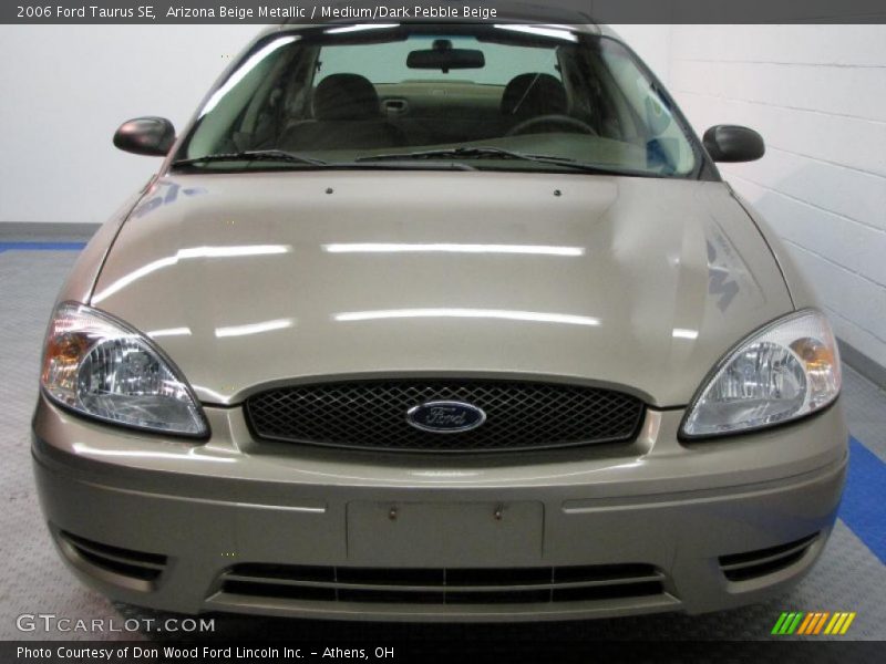 Arizona Beige Metallic / Medium/Dark Pebble Beige 2006 Ford Taurus SE