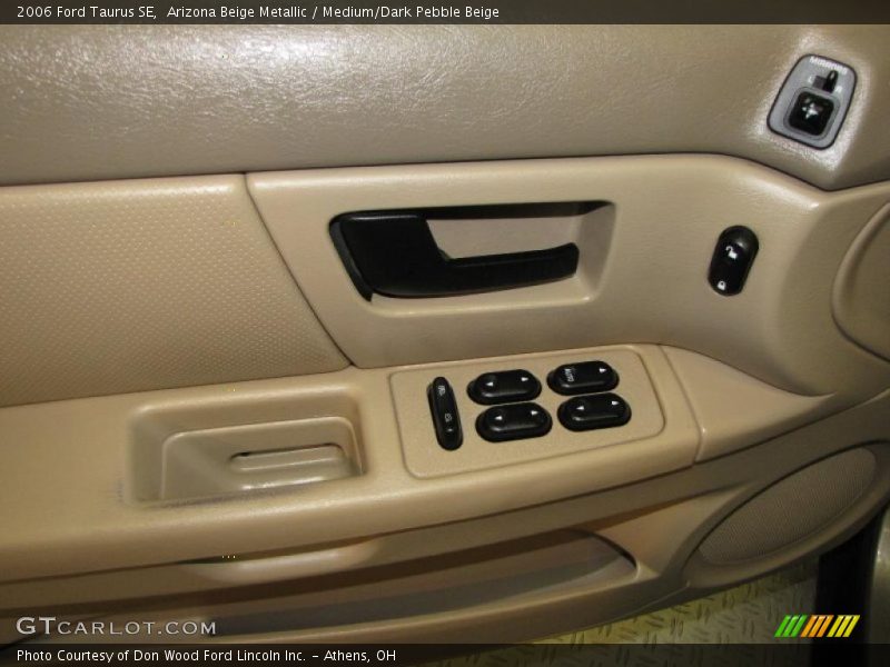 Arizona Beige Metallic / Medium/Dark Pebble Beige 2006 Ford Taurus SE
