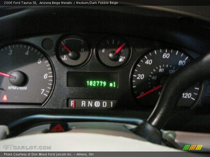Arizona Beige Metallic / Medium/Dark Pebble Beige 2006 Ford Taurus SE
