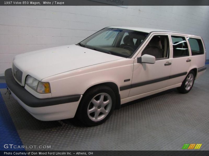 White / Taupe 1997 Volvo 850 Wagon