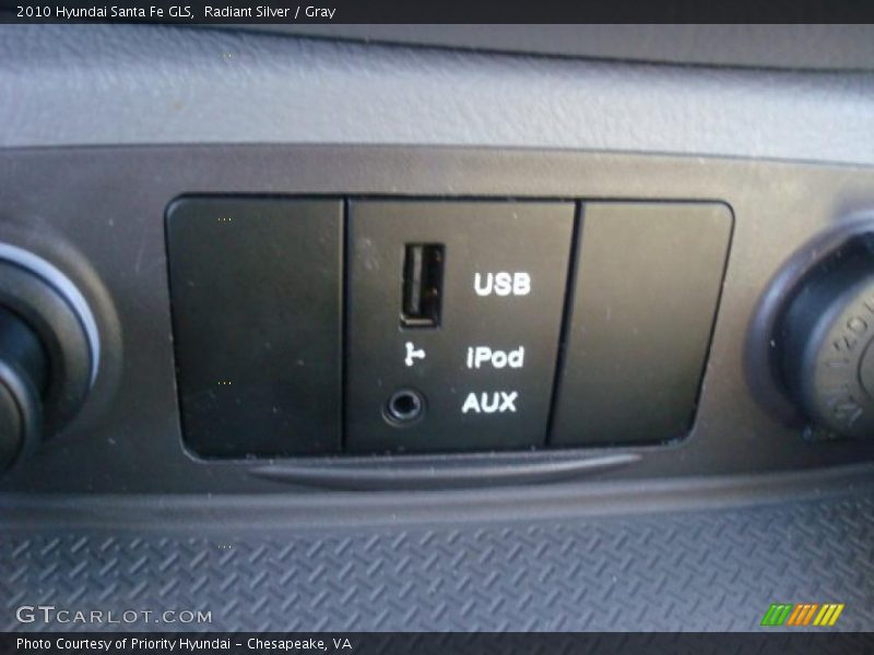 Radiant Silver / Gray 2010 Hyundai Santa Fe GLS