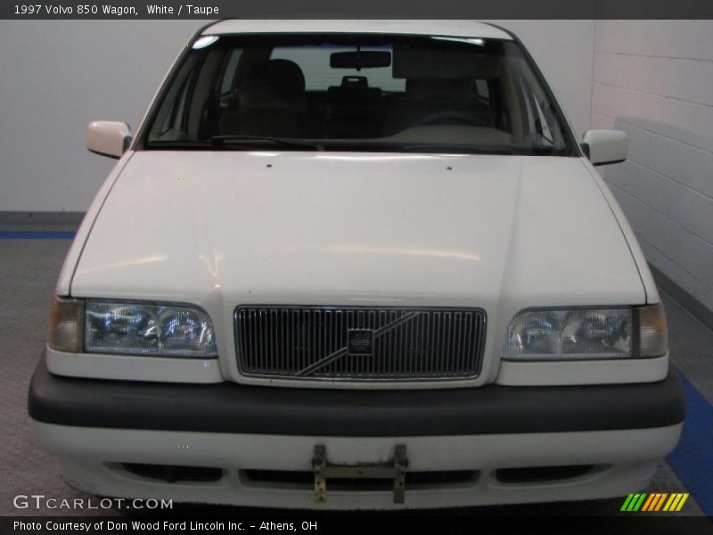 White / Taupe 1997 Volvo 850 Wagon