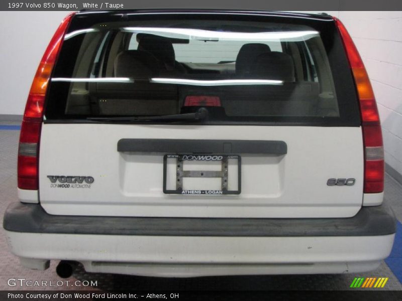 White / Taupe 1997 Volvo 850 Wagon