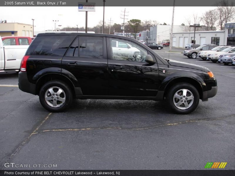 Black Onyx / Tan 2005 Saturn VUE