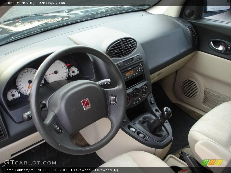 Black Onyx / Tan 2005 Saturn VUE