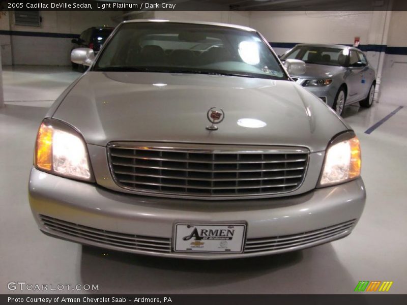 Light Platinum / Dark Gray 2005 Cadillac DeVille Sedan