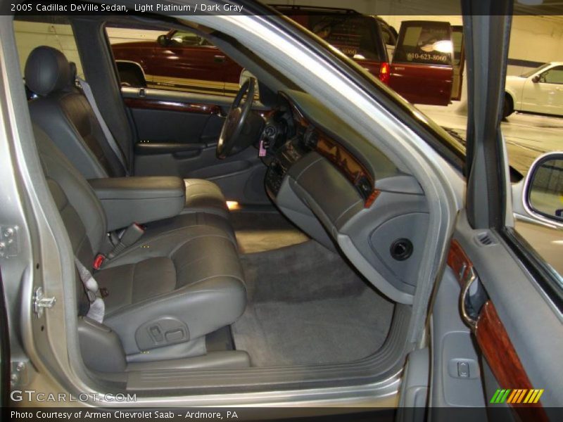 Light Platinum / Dark Gray 2005 Cadillac DeVille Sedan