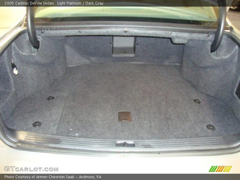 Light Platinum / Dark Gray 2005 Cadillac DeVille Sedan