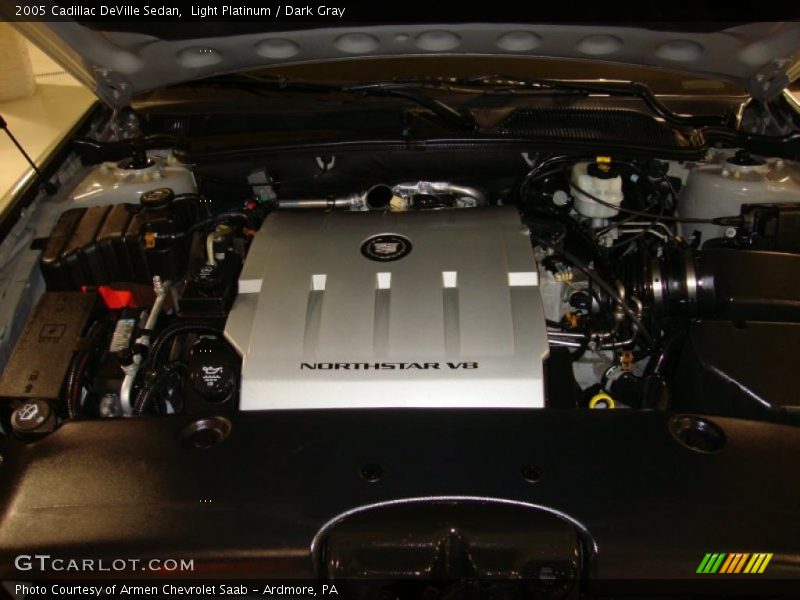 Light Platinum / Dark Gray 2005 Cadillac DeVille Sedan