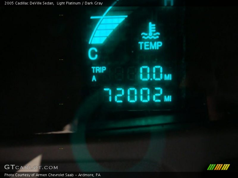 Light Platinum / Dark Gray 2005 Cadillac DeVille Sedan