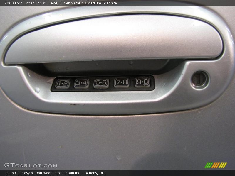 Silver Metallic / Medium Graphite 2000 Ford Expedition XLT 4x4
