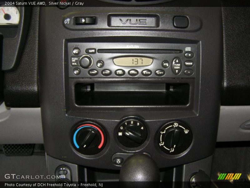 Silver Nickel / Gray 2004 Saturn VUE AWD