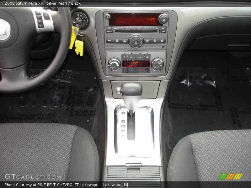 Silver Pearl / Black 2008 Saturn Aura XR