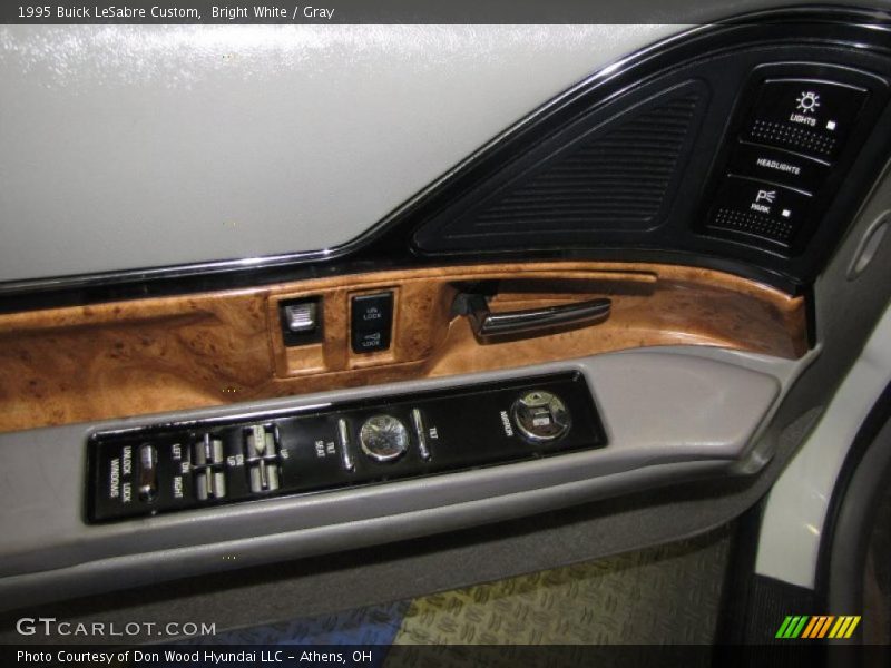 Bright White / Gray 1995 Buick LeSabre Custom