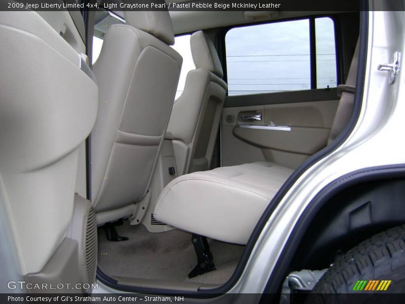 Light Graystone Pearl / Pastel Pebble Beige Mckinley Leather 2009 Jeep Liberty Limited 4x4