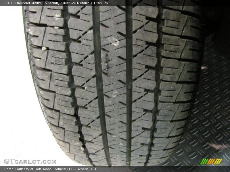 Silver Ice Metallic / Titanium 2010 Chevrolet Malibu LS Sedan