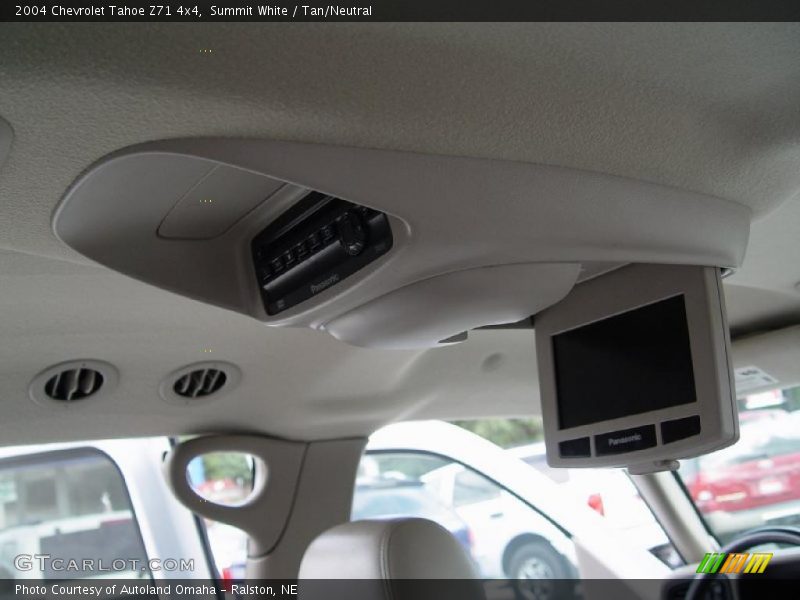 Summit White / Tan/Neutral 2004 Chevrolet Tahoe Z71 4x4
