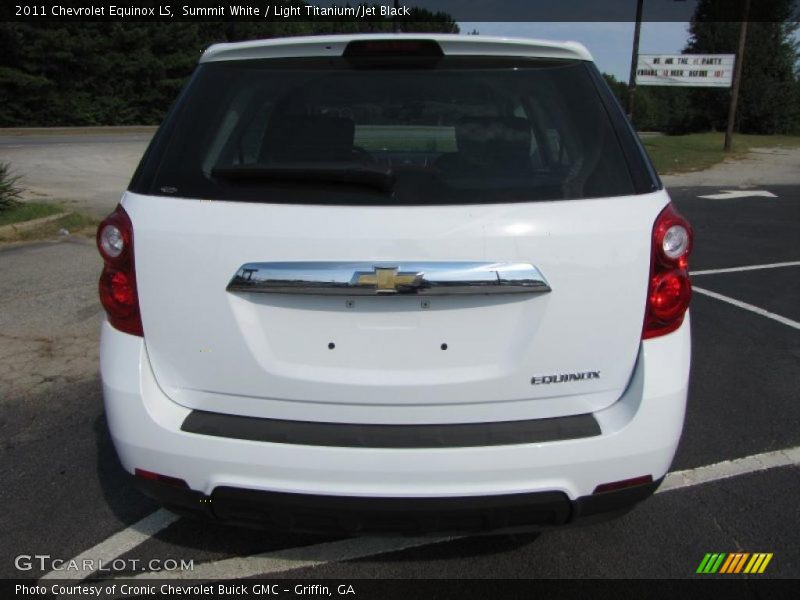 Summit White / Light Titanium/Jet Black 2011 Chevrolet Equinox LS
