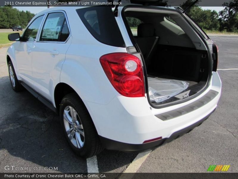 Summit White / Light Titanium/Jet Black 2011 Chevrolet Equinox LS