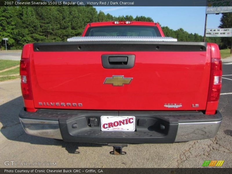 Victory Red / Dark Charcoal 2007 Chevrolet Silverado 1500 LS Regular Cab
