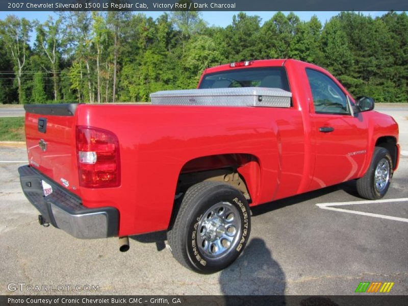 Victory Red / Dark Charcoal 2007 Chevrolet Silverado 1500 LS Regular Cab