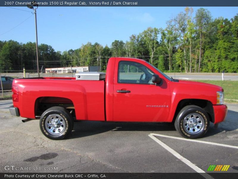 Victory Red / Dark Charcoal 2007 Chevrolet Silverado 1500 LS Regular Cab