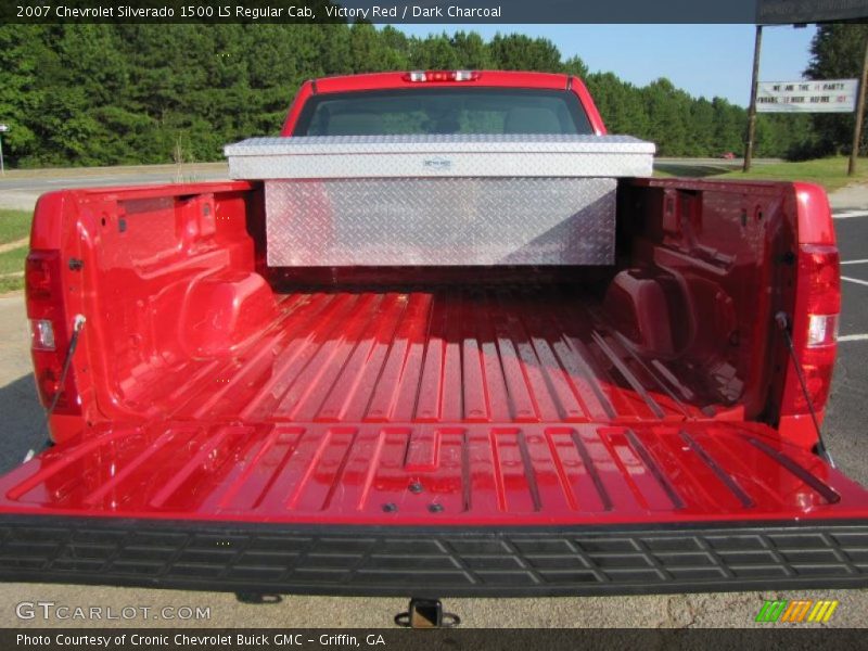 Victory Red / Dark Charcoal 2007 Chevrolet Silverado 1500 LS Regular Cab