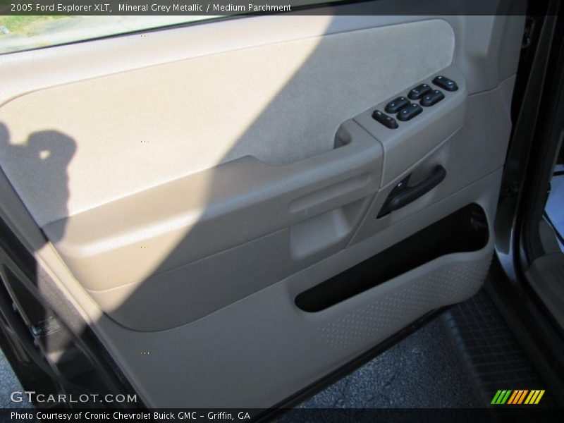 Mineral Grey Metallic / Medium Parchment 2005 Ford Explorer XLT